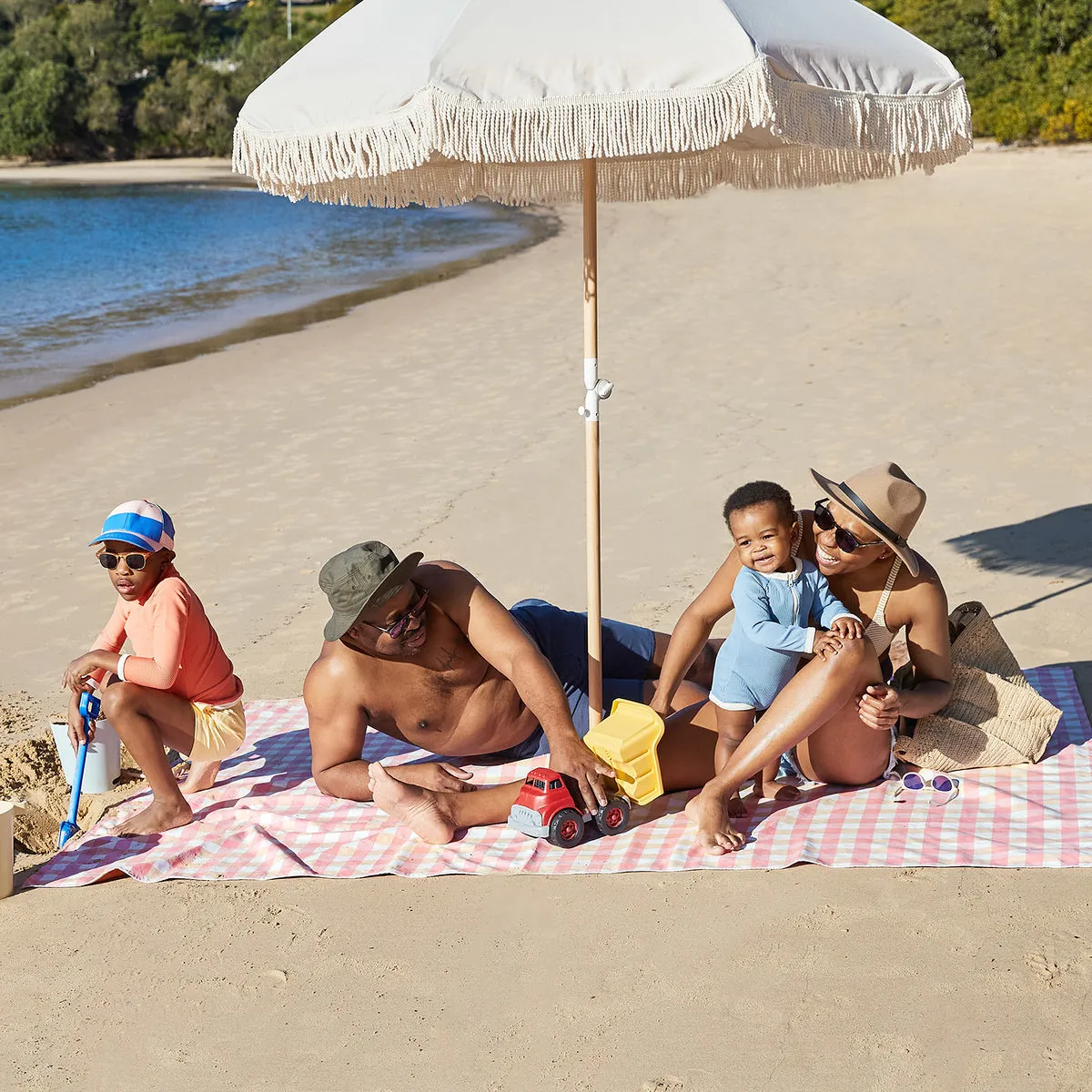 Dock & Bay Picnic Blanket - Strawberries & Cream - Outlet