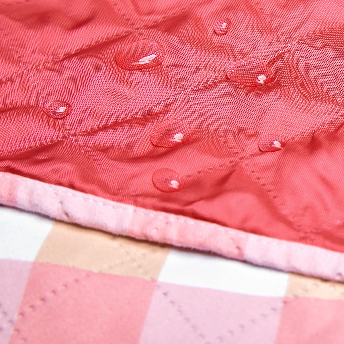 Dock & Bay Picnic Blanket - Strawberries & Cream - Outlet