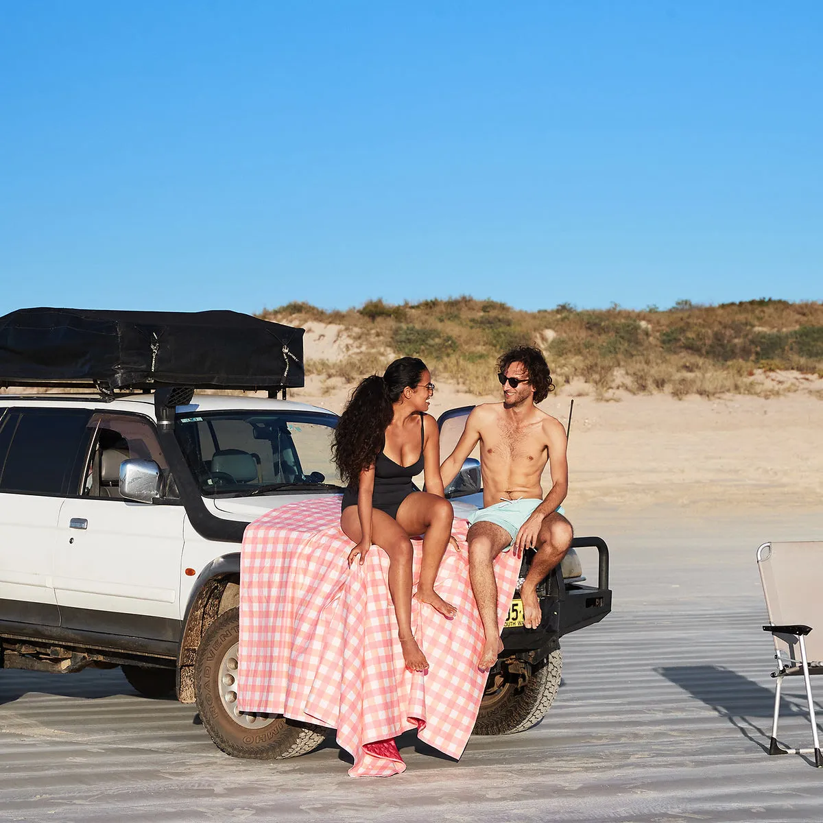 Dock & Bay Picnic Blanket - Strawberries & Cream - Outlet