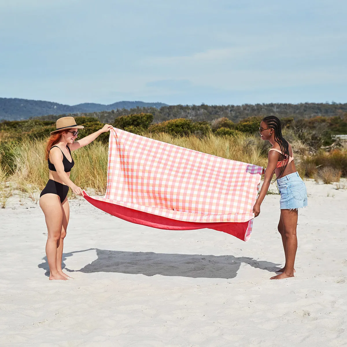 Dock & Bay Picnic Blanket - Strawberries & Cream - Outlet