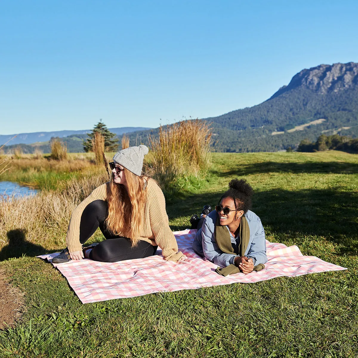 Dock & Bay Picnic Blanket - Strawberries & Cream - Outlet