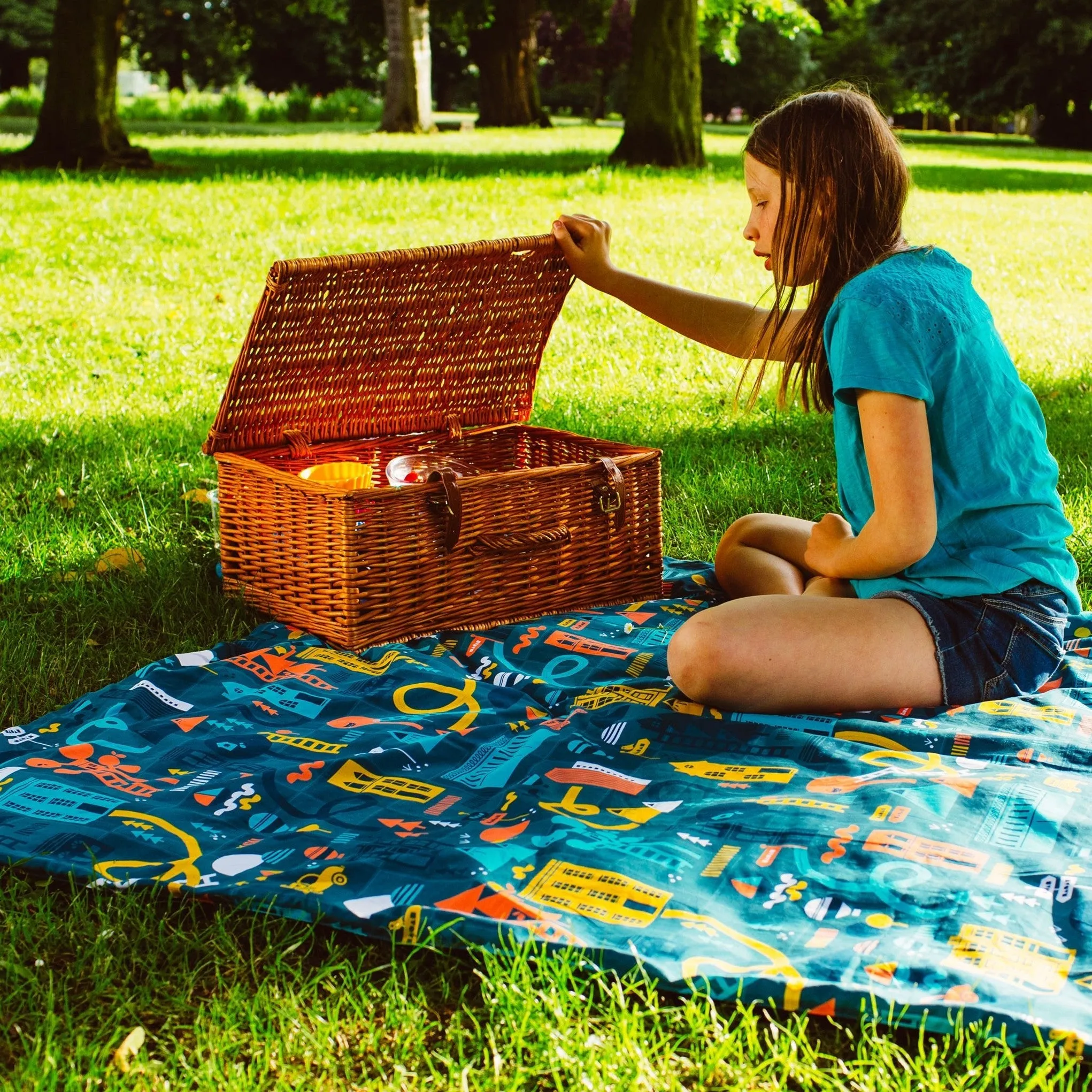 Snakes & Ladders Print Waterproof Picnic Blanket, Family Size